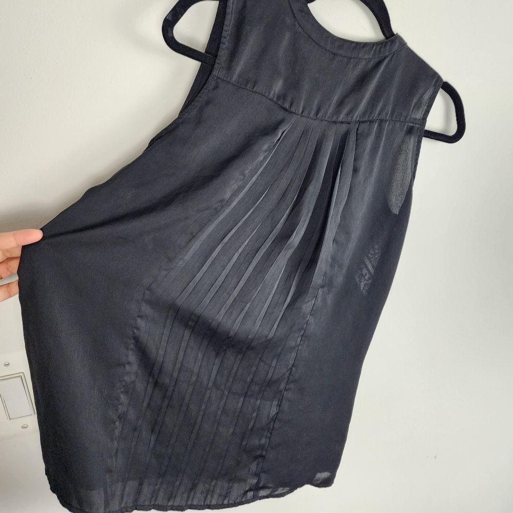 iO Lace Accent Sleeveless Blouse Button Front Top in Black - Picture 5 of 10